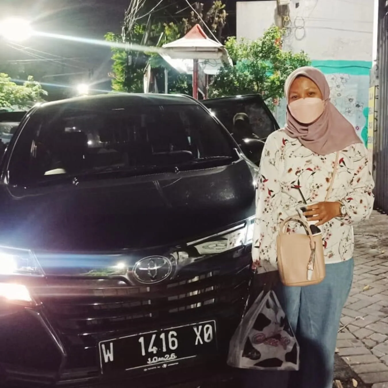 Rental Mobil Surabaya, Sewa Mobil Terbaik Surabaya 19 rental-mobil-surabaya-sewa-avanza-innova-fortuner-hi-ace-alphard-bus-murah-terbaik-sippo-trans-review (5)